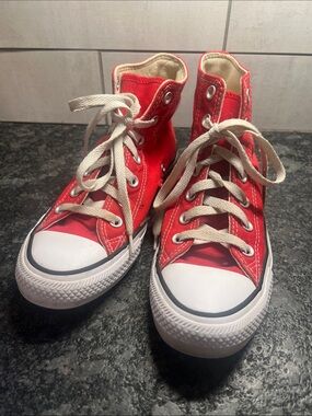CONVERSE Classic Red High-Top Canvas Sneakers. Mens size 5.  Great shape.